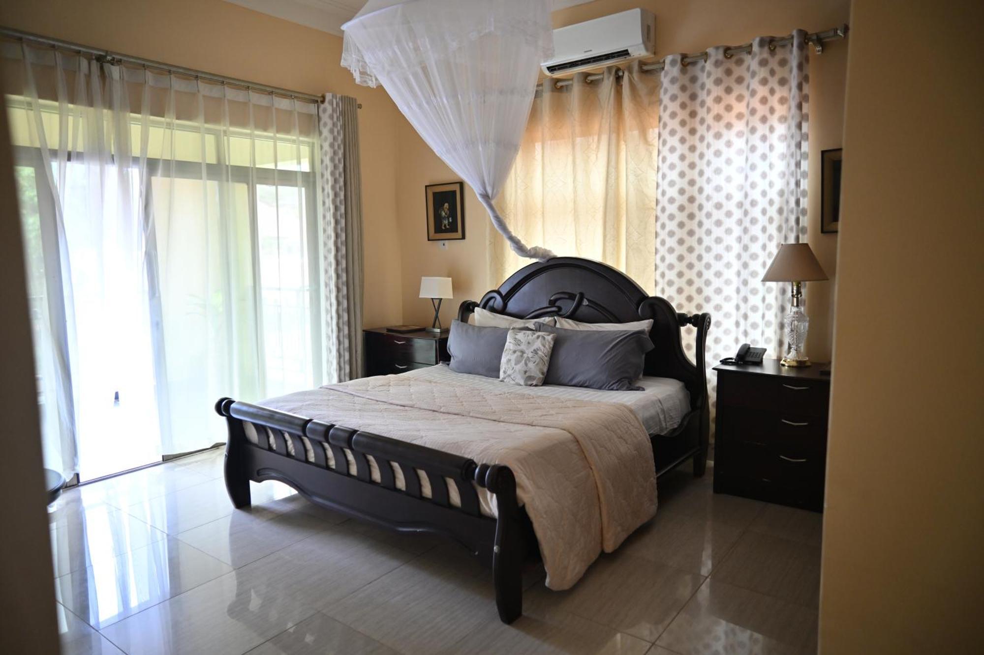 Lakepoint Villa 恩德培 外观 照片