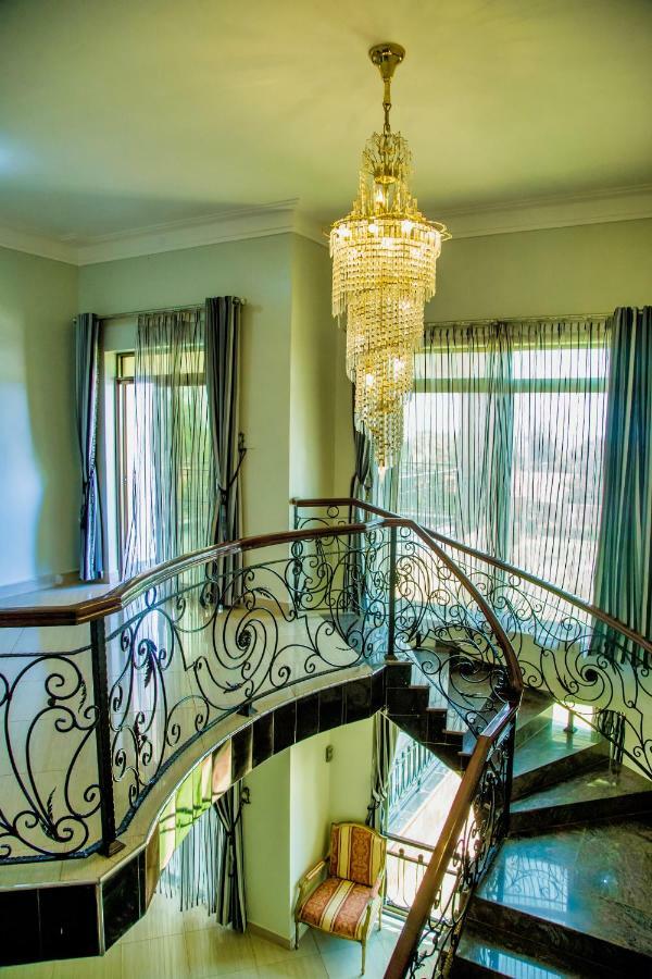 Lakepoint Villa 恩德培 外观 照片